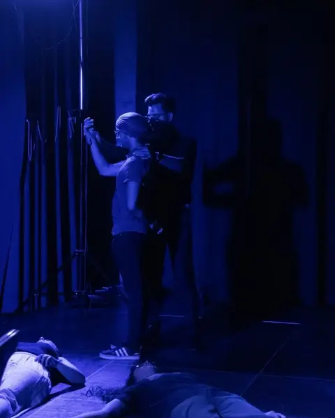 Volontari in ipnosi durante l'Ipnosi Show di Artman